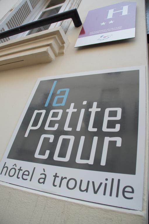 La Petite Cour Hotel Trouville-sur-Mer Exterior photo